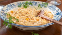 Risotto mit getrockneten Aprikosen und Aprikosensenf