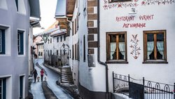 Santa Maria ist mit 350 Einwohnern der Hauptort des Val Müstairs: Es geht hier urgemütlich zu und her.