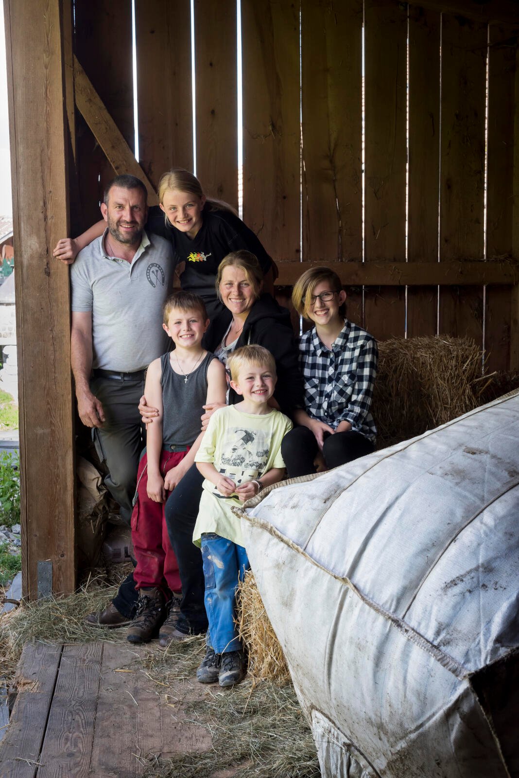 Jakob, Sandra, Tamara, Chantal, Köbeli, und Lukas