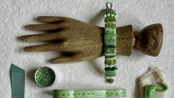 Ein Perlenarmband sticken