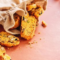 Zum Weisswein statt zum Vin Santo: Diese herzhaften Cantuccini machen sich bestens als Apérogebäck oder als herzhafter Snack für zwischendurch.