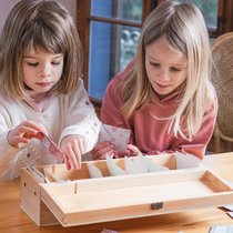 Ein spannendes Gartenprojekt für Kinder: Saatgut sammeln, Tütchen basteln, schön einordnen – und die Pflanzen schon bald wieder zum Wachsen bringen.