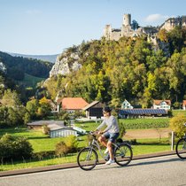 Vorbei an der Ruine von Schloss Neu-Falkenstein kurz vor Balsthal SO.